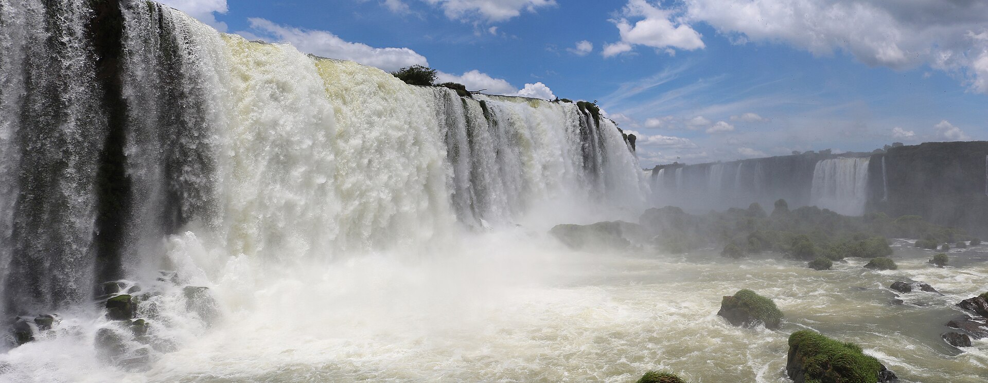 Documentary view of Iguazú Falls.