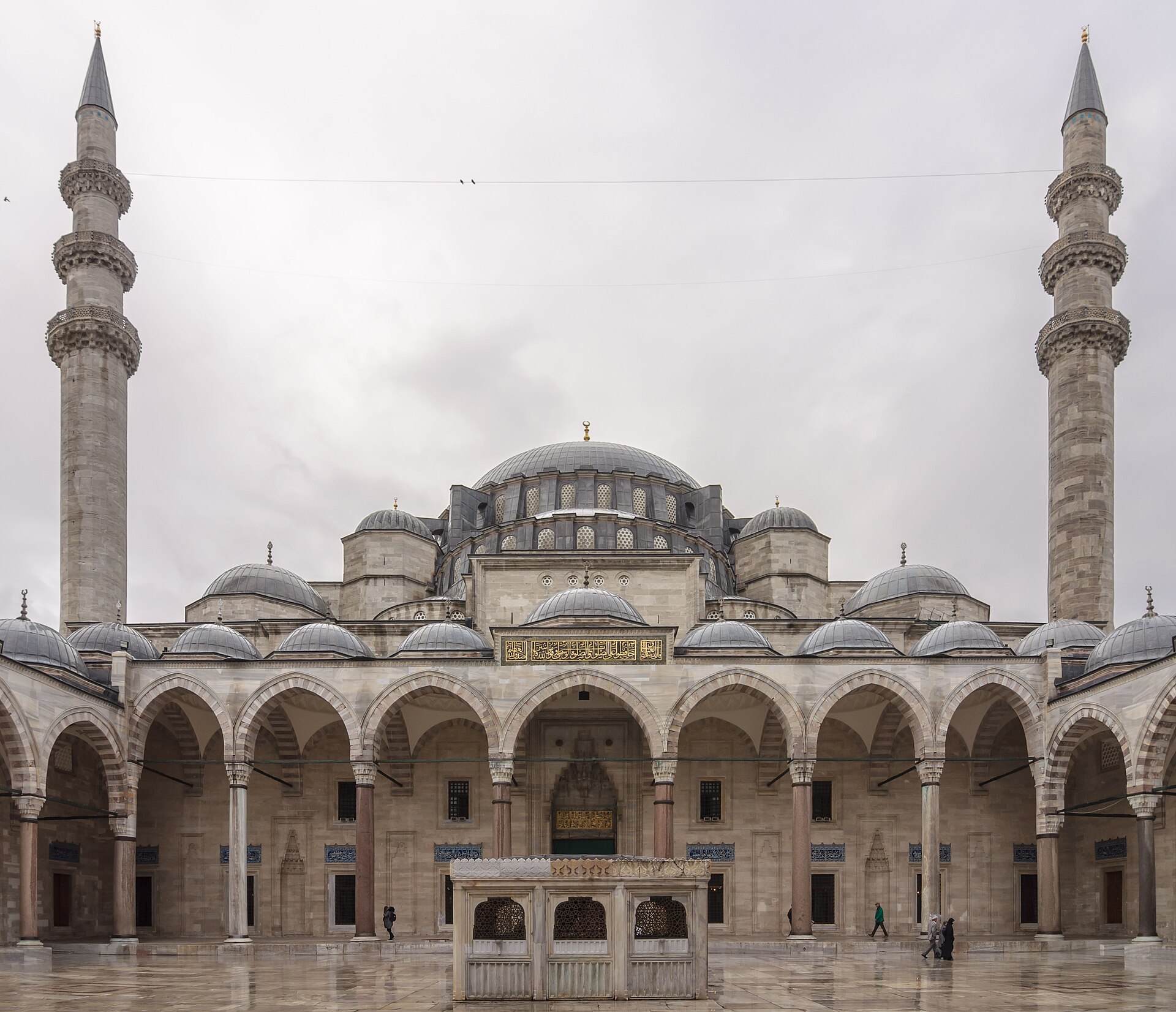 Courtyard and minarets of the Süleymaniye Mosque.