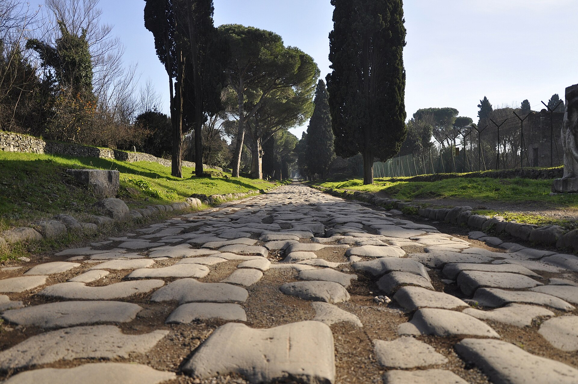 Documentary view of Roman road engineering.