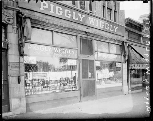 PigglyWigglyChicago1926, an archival visual related to Why Do Supermarkets Work the Way They Do.