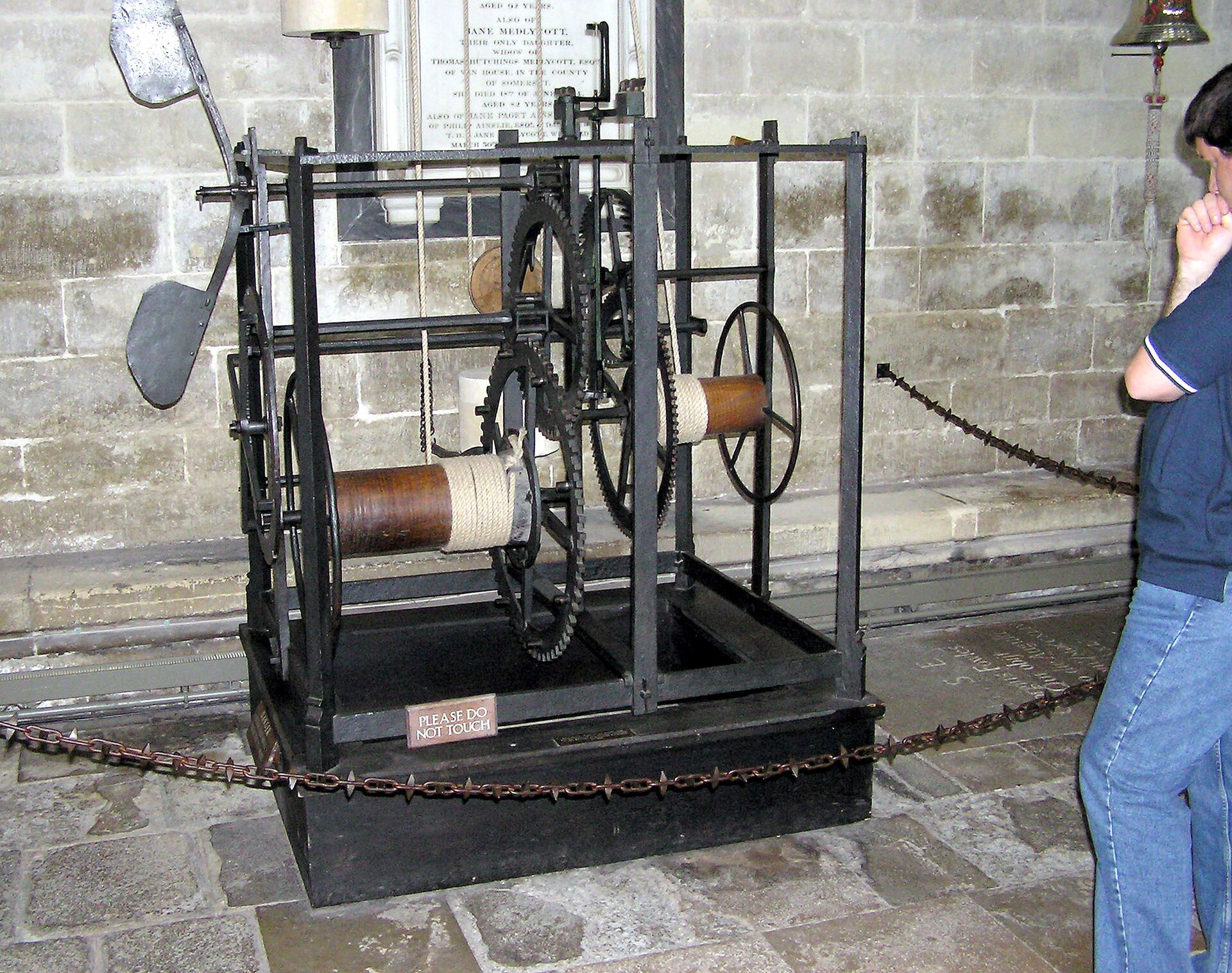 Documentary view of The mechanical clock.