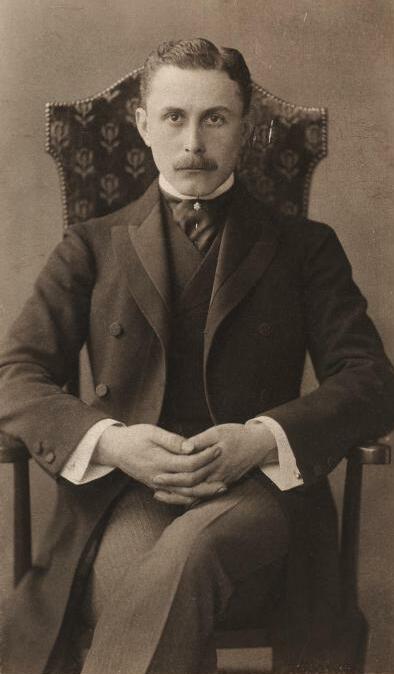 Adolf Loos (1870–1933), Fotografie von Otto Mayer.